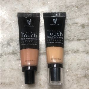 1 velour concealer and 1 chiffon concealer